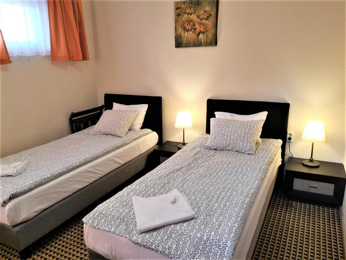 Hotel Kikelet Panzio Dunakeszi Esterno foto