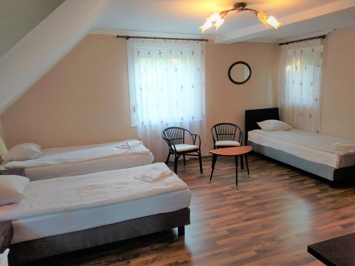 Hotel Kikelet Panzio Dunakeszi Esterno foto