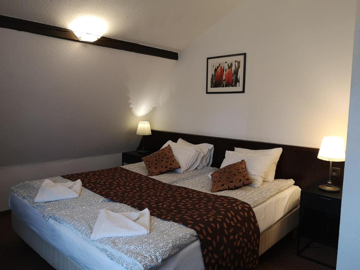 Hotel Kikelet Panzio Dunakeszi Esterno foto