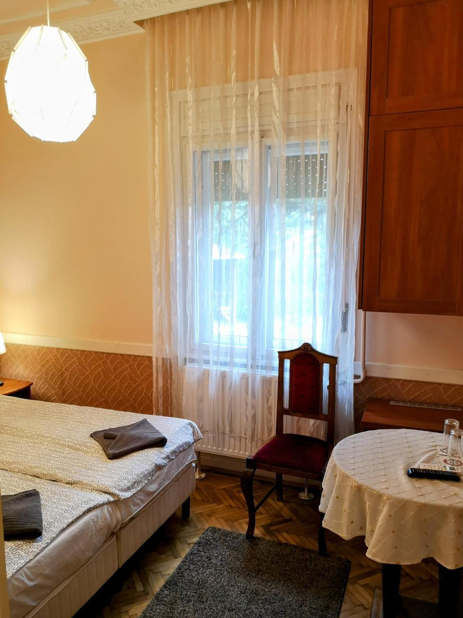 Hotel Kikelet Panzio Dunakeszi Camera foto