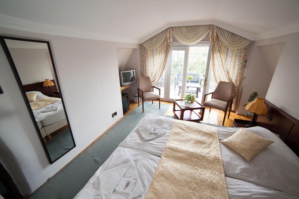 Hotel Kikelet Panzio Dunakeszi Esterno foto