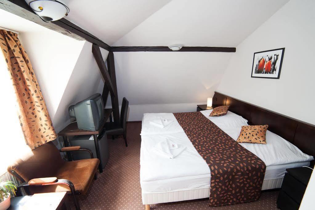 Hotel Kikelet Panzio Dunakeszi Esterno foto